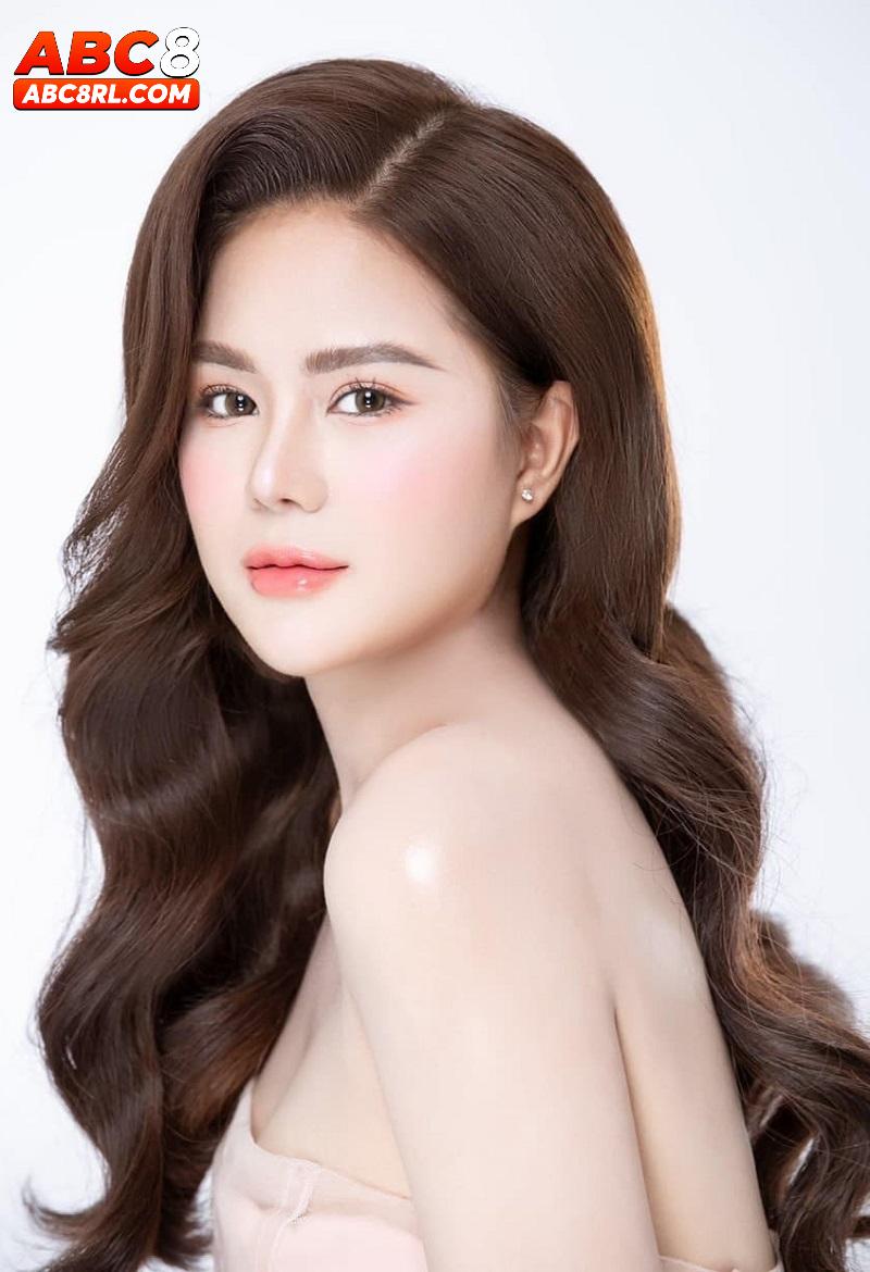 Tiểu sử của tác giả Nguyễn Hoàng Ly ABC8